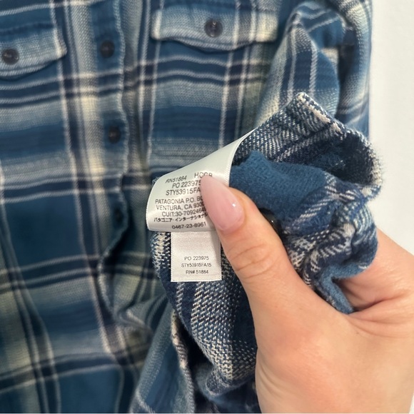 Patagonia Organic Cotton Flannel Blue Plaid Fjord Button Up Shirt Women’s Size 2 - Picture 7 of 7